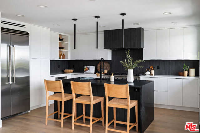 1615 Sargent Place, Los Angeles CA: https://media.crmls.org/mediaz/74c7e8d0-5ebf-4ab2-9f83-ae9316aa5755.jpg