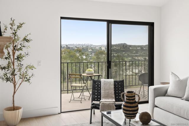 3133 Vista Rica, Carlsbad CA: https://media.crmls.org/mediaz/74c7fca9-7de3-41b2-b77c-5577f0434249.jpg
