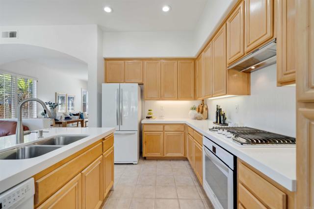 771 Dry Creek Drive, Chula Vista CA: https://media.crmls.org/mediaz/74c8ea21-a617-4a3e-8781-82af92349fbe.jpg