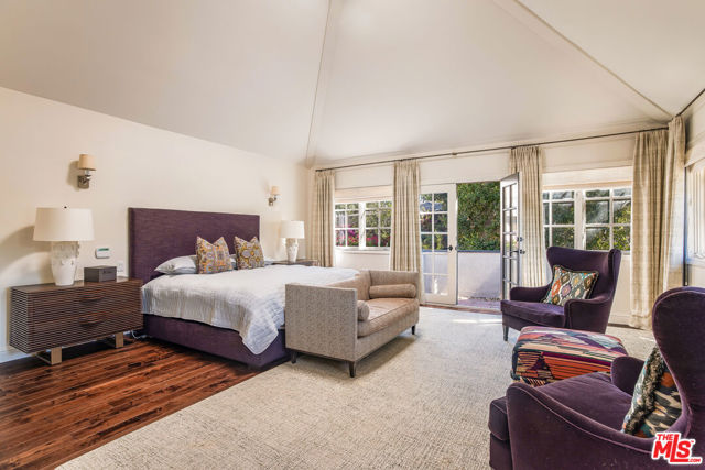 2770 La Castana Drive, Los Angeles CA: https://media.crmls.org/mediaz/74c8f46a-48ac-4122-a063-0d6d5f9fb5f8.jpg