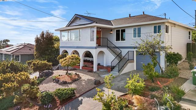1748 Wesley Ave, El Cerrito CA: https://media.crmls.org/mediaz/74c98552-641a-45d9-9e72-d70f521425e3.jpg