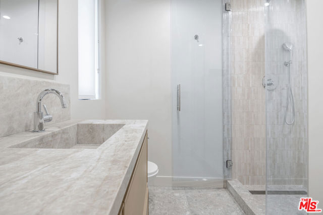 426 Arnaz Drive, Los Angeles CA: https://media.crmls.org/mediaz/74ca8454-503c-4247-bb10-779b384b620d.jpg