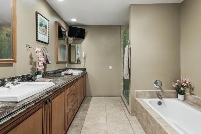 2454 E Palm Canyon Drive, Palm Springs CA: https://media.crmls.org/mediaz/74ca9a9d-da0a-4d60-bd78-057f72b915a2.jpg