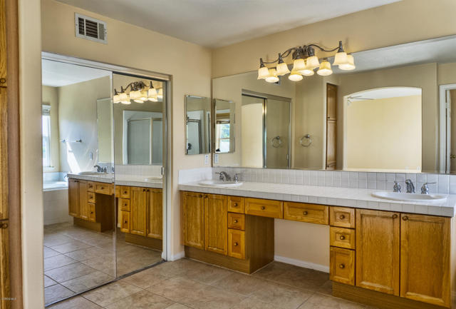 1026 Corte Augusta, Camarillo CA: https://media.crmls.org/mediaz/74cb0802-2260-4bd0-b8a6-8c649a7a0717.jpg