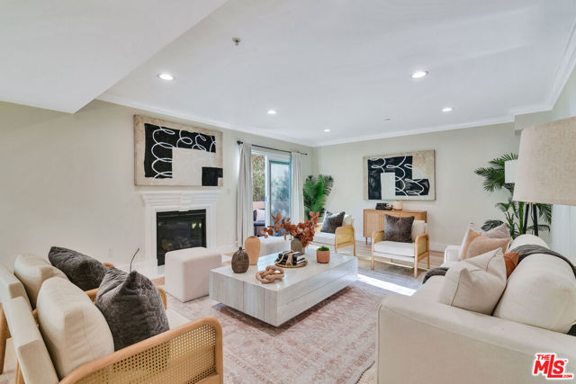 118 S Clark Drive, West Hollywood CA: https://media.crmls.org/mediaz/74cb08f2-611d-4a30-869a-4b22264ae2ba.jpg