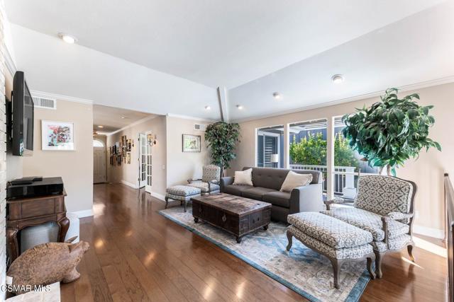 32146 Oakshore Drive, Westlake Village CA: https://media.crmls.org/mediaz/74cb7d58-d75c-4c20-84e3-87ff07202f4c.jpg