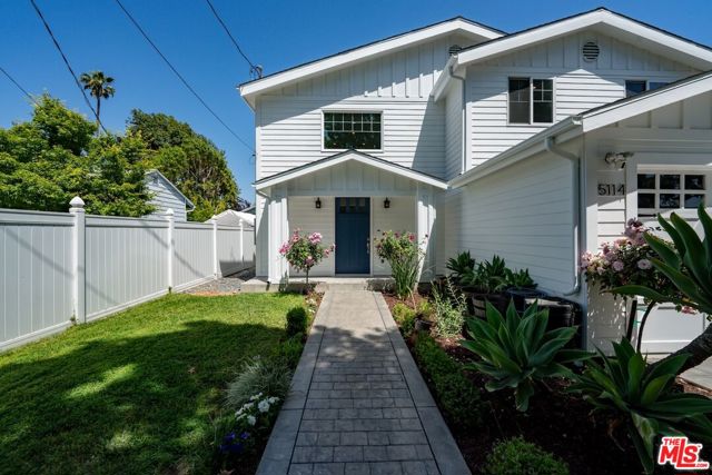 5114 Cedros Avenue, Sherman Oaks CA: https://media.crmls.org/mediaz/74cb7de5-e2fc-4a6a-b94d-eada52af3de2.jpg