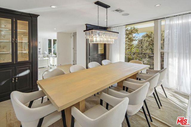 9620 Highridge Drive, Beverly Hills CA: https://media.crmls.org/mediaz/74cb9f7b-0734-4329-98ea-a216ad813d65.jpg