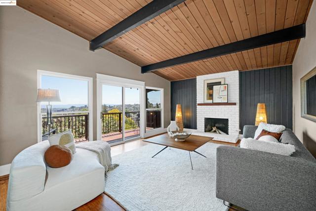 4329 Lawrence Dr, Castro Valley CA: https://media.crmls.org/mediaz/74cbef95-95ad-460b-9eeb-843c05c811da.jpg