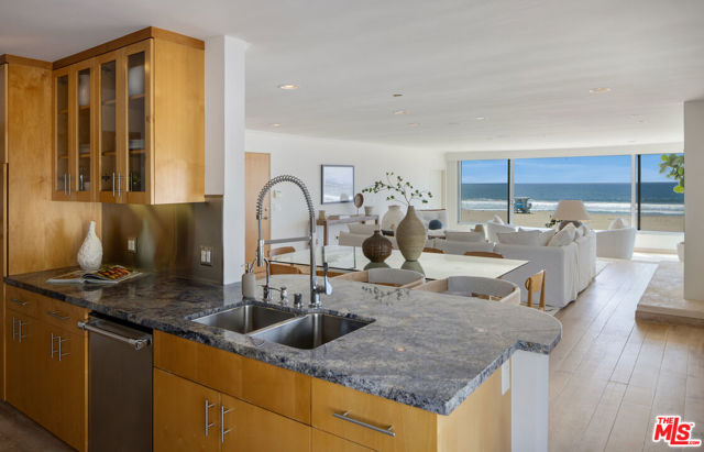 3412 Ocean Front Walk, 201 photo 7