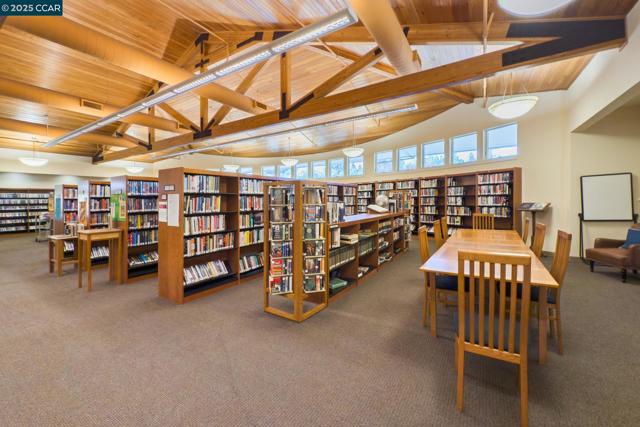 5920 Horsemans Canyon Dr, Walnut Creek CA: https://media.crmls.org/mediaz/74ccae36-a8b5-426a-a46b-17b5e2c88f10.jpg