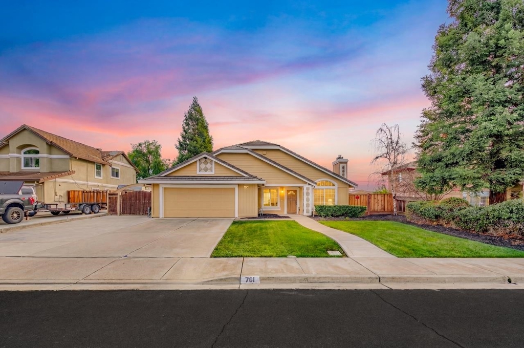 761 Cottonwood Ct