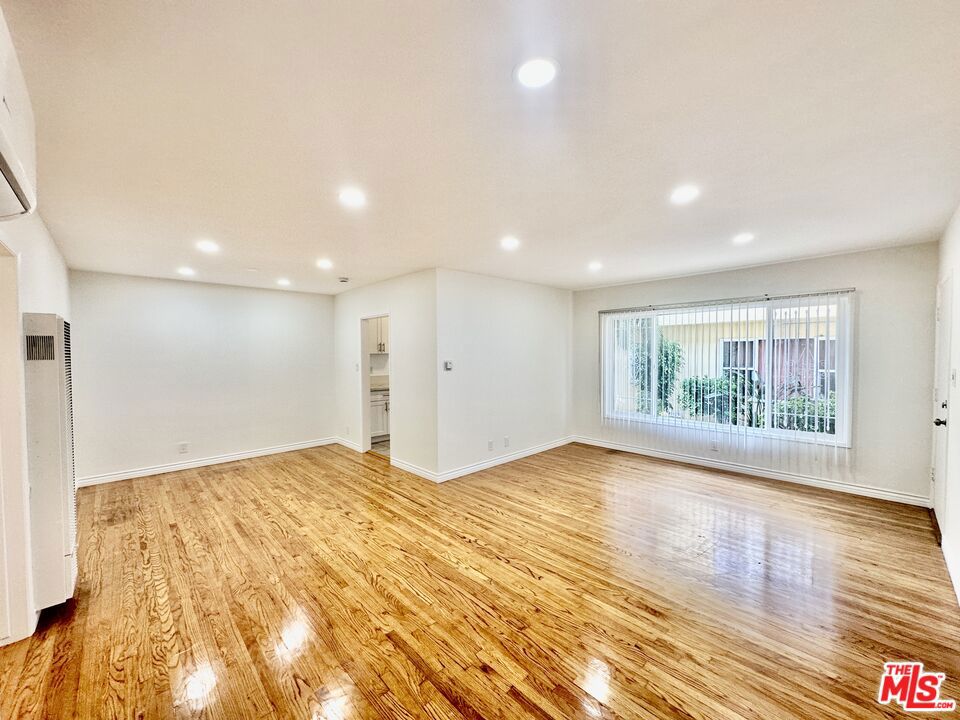 1108 S Sherbourne Drive #1