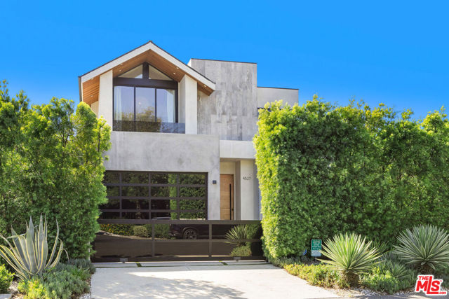 4527 Simpson Avenue, Studio City CA: https://media.crmls.org/mediaz/74cdc179-5fd6-4b3c-8942-92f8b07f10af.jpg