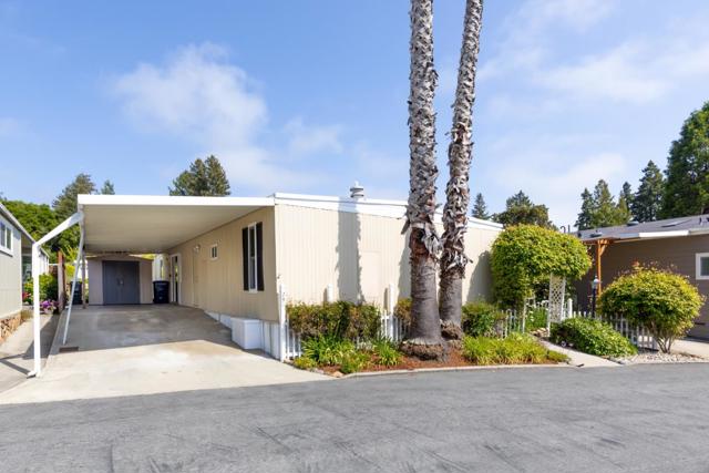 29 Knollwood, Aptos CA: https://media.crmls.org/mediaz/74ce6561-559e-40d3-85b9-2126141e5a76.jpg