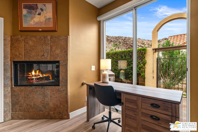 226 Canyon Circle, Palm Springs CA: https://media.crmls.org/mediaz/74cf32c3-39af-4957-a6da-438aac476acc.jpg