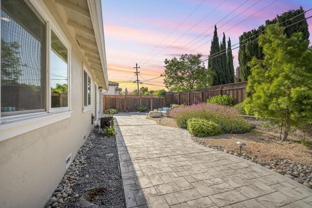 3887 Acapulco Drive, Campbell CA: https://media.crmls.org/mediaz/74cfea69-13b2-4923-b0b2-6adefc12a2ed.jpg