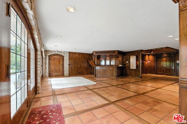 Drew Fenton | 16560 Park Lane Circle Los Angeles CA | MLS: 7286867