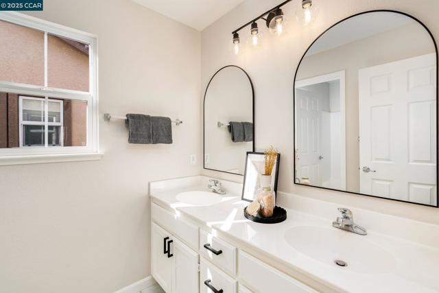 343 Accolade Drive, San Leandro CA: https://media.crmls.org/mediaz/74d11bf4-055e-447a-89c6-c001fafa7ce8.jpg