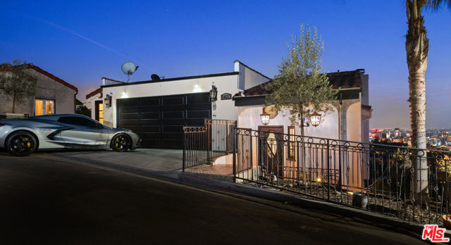 6420 Quebec Drive, Los Angeles CA: https://media.crmls.org/mediaz/74d1d67d-4a4e-46c4-97ec-9239fb98f815.jpg