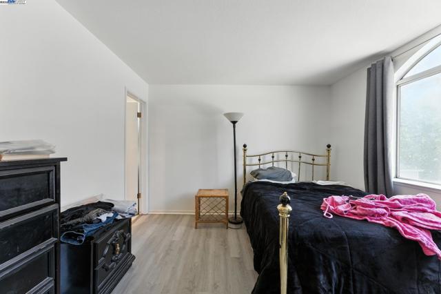 1017 Bissell Ave, Richmond CA: https://media.crmls.org/mediaz/74d26b4e-b834-4807-b135-b8ee66693a41.jpg