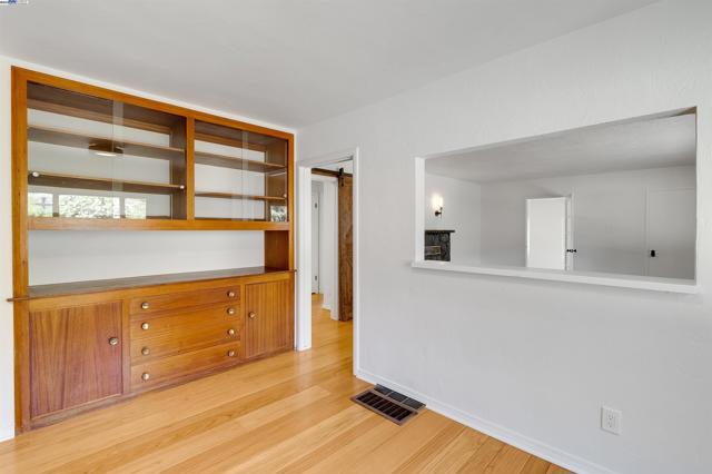 1069 Coombsville Rd, Napa CA: https://media.crmls.org/mediaz/74d315f2-d095-4d09-847b-c8c44edce0bd.jpg