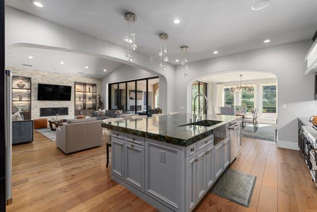 14788 Valle Del Sur, San Diego CA: https://media.crmls.org/mediaz/74d3514d-f35b-4704-b948-f8ad773752e0.jpg