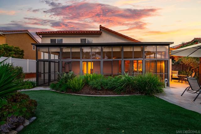 6433 La Paloma Street, Carlsbad CA: https://media.crmls.org/mediaz/74d3c70d-64cb-4808-a4d8-24d5abdd137d.jpg