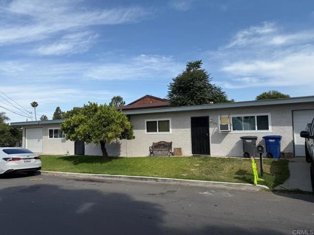 250 E 14th Avenue, Escondido CA: https://media.crmls.org/mediaz/74d44021-01b5-465c-88a4-c7765640831c.jpg