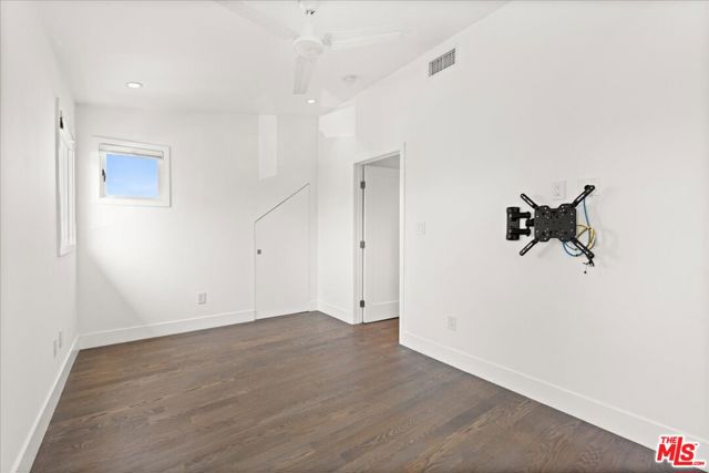 4525 Melbourne Avenue, Los Angeles CA: https://media.crmls.org/mediaz/74d44e23-c535-4936-9ebf-72821ac74037.jpg