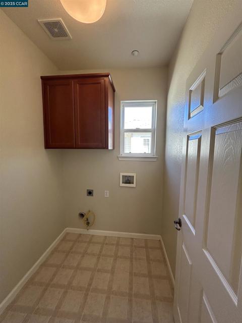 389 Black Rock Street, Brentwood CA: https://media.crmls.org/mediaz/74d4ce23-e6e9-443c-bc97-2aae194c8b39.jpg