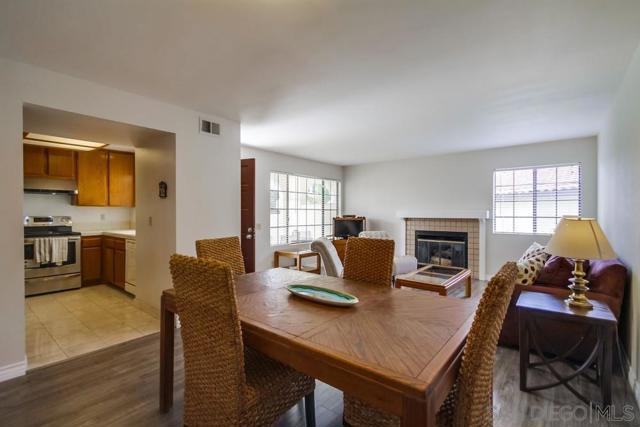 4175 Porte de Merano, San Diego CA: https://media.crmls.org/mediaz/74d5fff3-8fb1-49fd-946d-58fb3c359d12.jpg