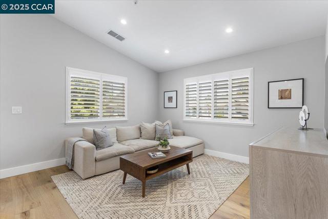1310 Sutter Creek Ln, San Ramon CA: https://media.crmls.org/mediaz/74d60ae7-04b7-445f-a165-9578e11042f4.jpg