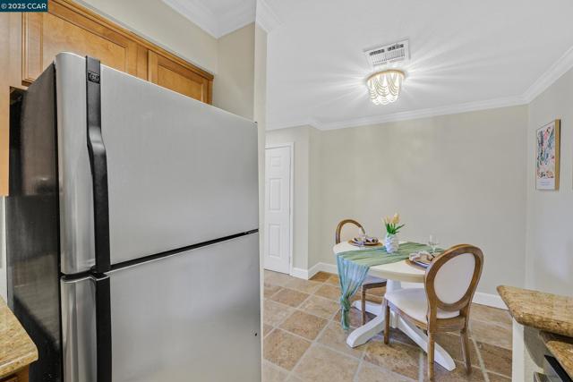 160 Eastridge Dr, San Ramon CA: https://media.crmls.org/mediaz/74d63b25-e76b-4157-a654-2a69a94d14ef.jpg