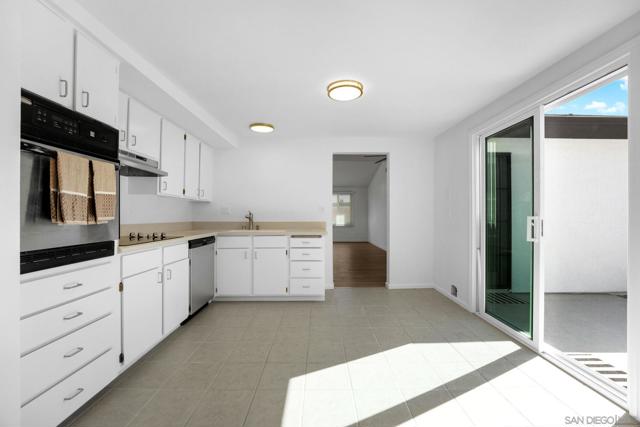 8937 Hammond Dr, San Diego CA: https://media.crmls.org/mediaz/74d64743-0c42-4bba-9839-9e89211d5b6d.jpg