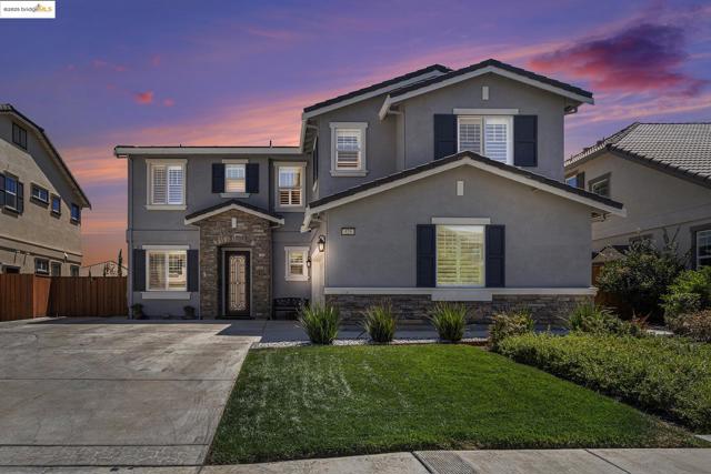 525 Stone Mountain Dr, Oakley CA: https://media.crmls.org/mediaz/74d64f36-595b-4d0e-ae32-8365f7a212fc.jpg