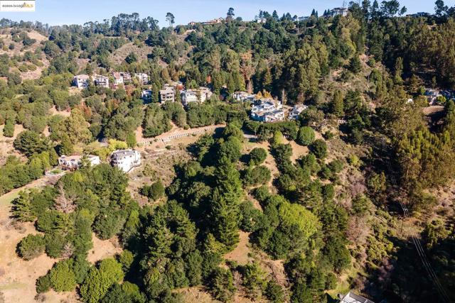 0 Tunnel Rd, Oakland CA: https://media.crmls.org/mediaz/74d64f8d-b6ae-44e5-835f-42b4f0abaea7.jpg