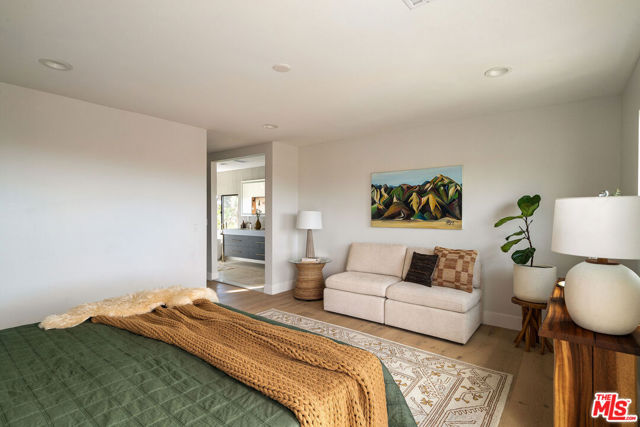 1615 Sargent Place, Los Angeles CA: https://media.crmls.org/mediaz/74d68a22-de57-468c-ab36-bedbe7295437.jpg