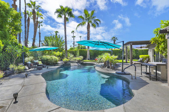 58 Sutton Place E, Palm Desert, CA 92211
