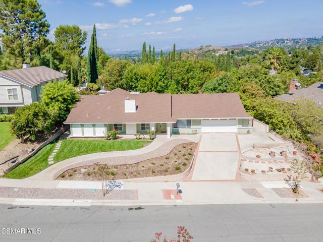 2085 Rayshire Street, Thousand Oaks CA: https://media.crmls.org/mediaz/74d703f9-6b98-4383-91b5-0cf0b9666e7b.jpg