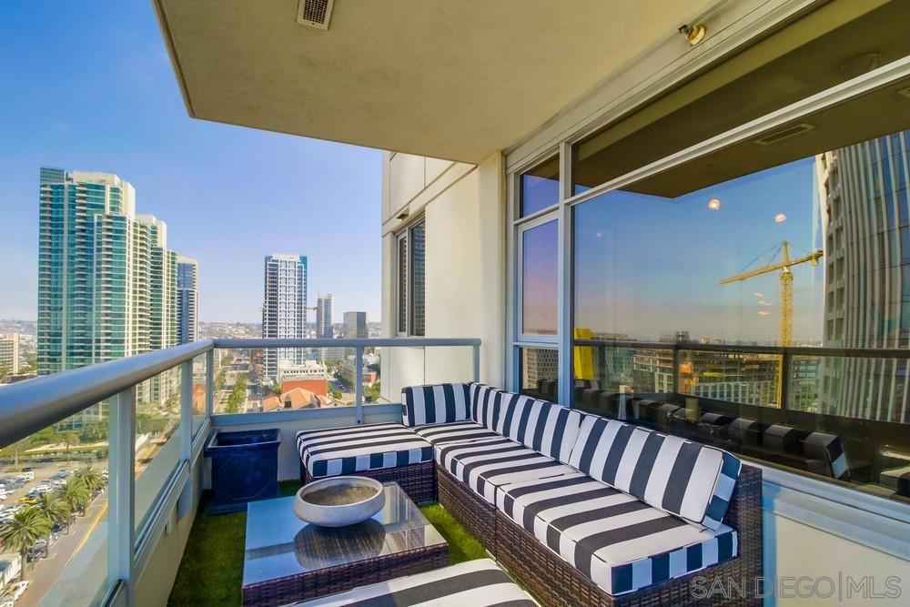 700 W E St #1602