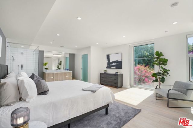 8210 Fountain Avenue, West Hollywood CA: https://media.crmls.org/mediaz/74d7fc76-9b0e-4b9a-9e8e-6eb8bdaa78bf.jpg