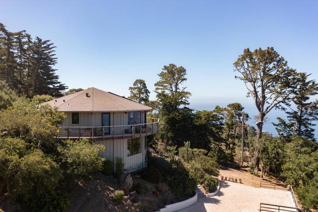209 Crest Road, Carmel CA: https://media.crmls.org/mediaz/74d95649-6ad2-4a4e-a8c9-8b2274cf87f0.jpg