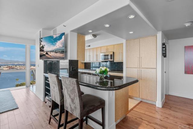 Detail Gallery Image 39 of 74 For 1820 Avenida Del Mundo #1507,  Coronado,  CA 92118 - 3 Beds | 2 Baths