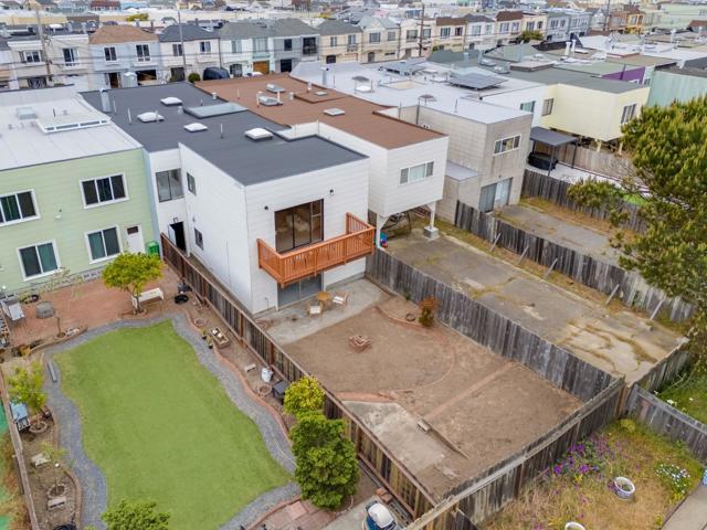 2070 42nd Avenue, San Francisco CA: https://media.crmls.org/mediaz/74da6fcf-7b69-4b54-b15a-97cbd4d36541.jpg