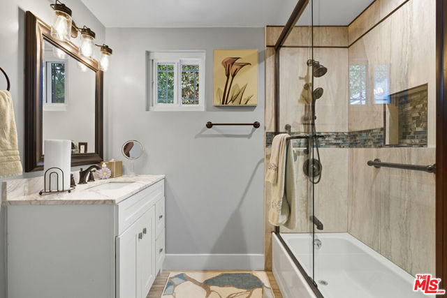 2114 W 28th Street, Los Angeles CA: https://media.crmls.org/mediaz/74dacfed-7643-45ed-b86f-833f9b184205.jpg
