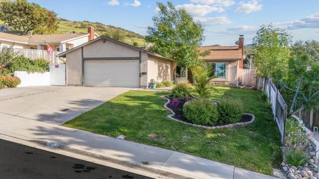 14555 High Pine St, Poway CA: https://media.crmls.org/mediaz/74dadafd-af95-488b-a1cd-c408189ea0f9.jpg