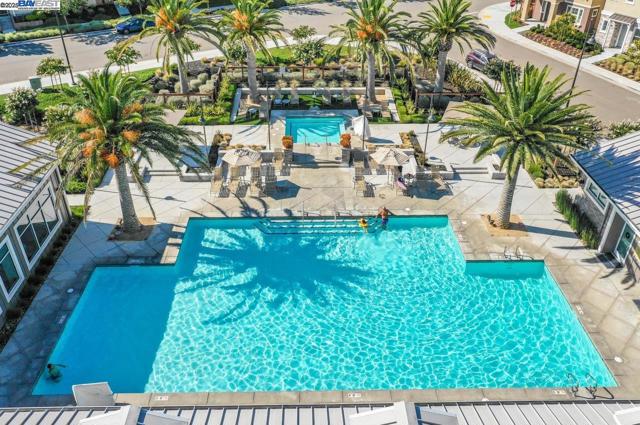 7058 Atlas Peak Dr, Dublin CA: https://media.crmls.org/mediaz/74dade41-5fd2-498e-a744-115269358b9a.jpg