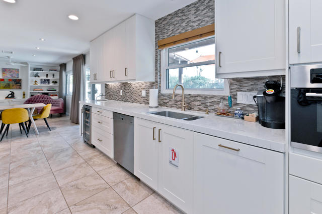 2200 E Acacia, Palm Springs CA: https://media.crmls.org/mediaz/74db625e-0888-4ffa-ab63-5622c8cbc5c7.jpg