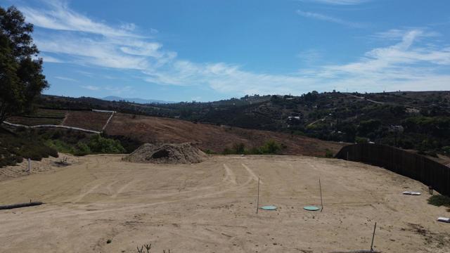 31445 Palos Verdes Drive, Escondido CA: https://media.crmls.org/mediaz/74dc0e8f-dbeb-426e-b6b0-aefbf211b2fe.jpg